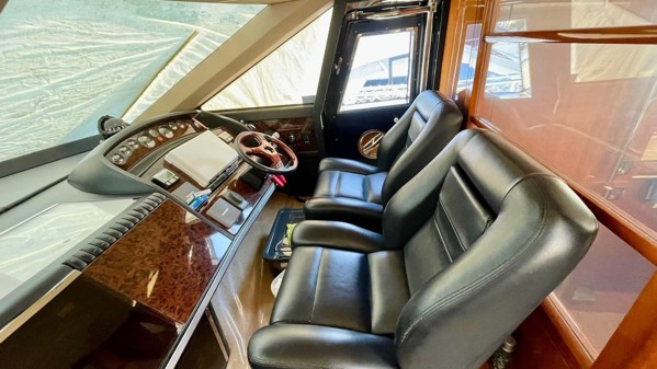 2007 PRINCESS 67 