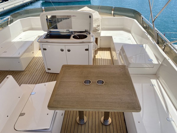 2009 PRINCESS 62