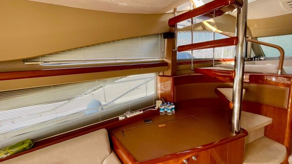 2007 PRINCESS 67 