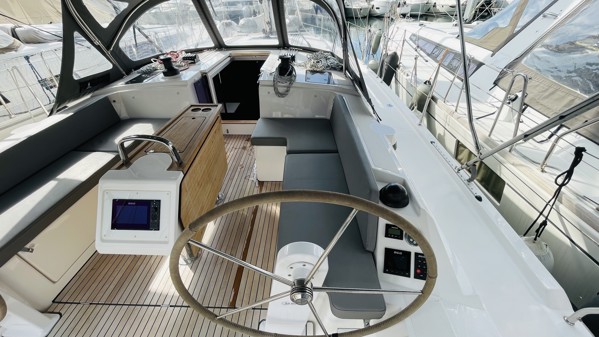 2023 BAVARIA C42