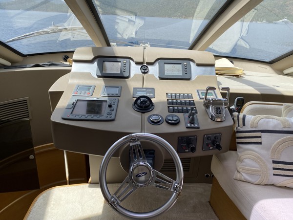 2008 NUMARINE 55 FLY