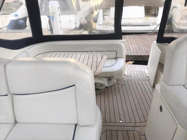 2006 BAYLINER 305