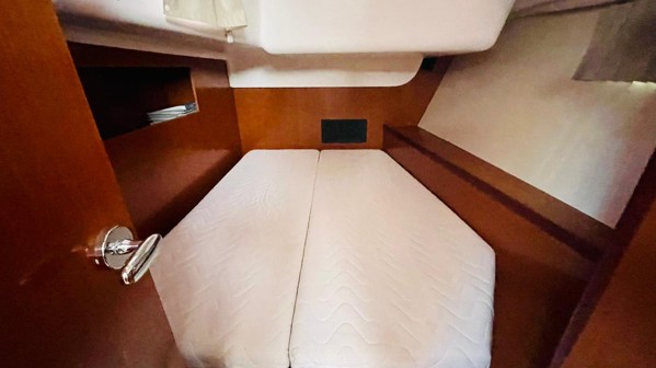 2010 BENETEAU OCEANIS 54