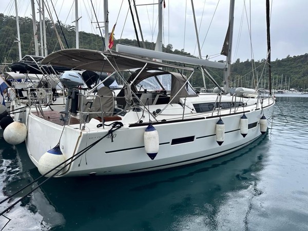 2017 DUFOUR 460 GRAND LARGE 