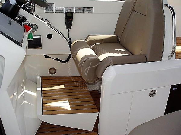 2011 FAIRLINE TARGA 38