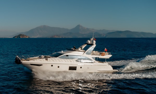 2017 AZIMUT 66 FLY