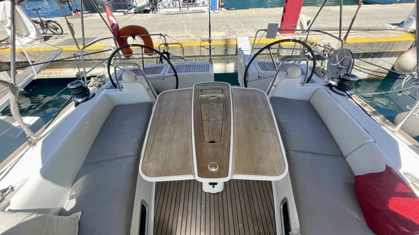 2011 BENETEAU OCEANIS 50