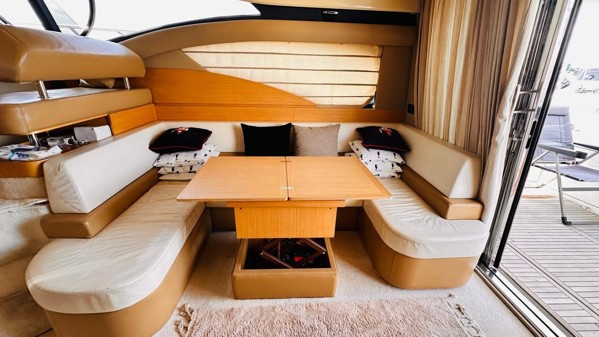 2009 AZIMUT 43 FLY