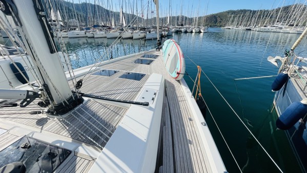 2021 HANSE 548