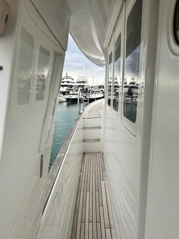 2010 BENETEAU SWIFT TRAWLER 42