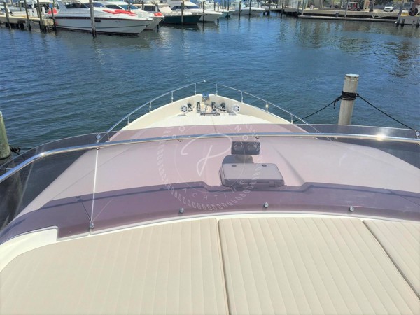 2013 FERRETTI 720 FLY