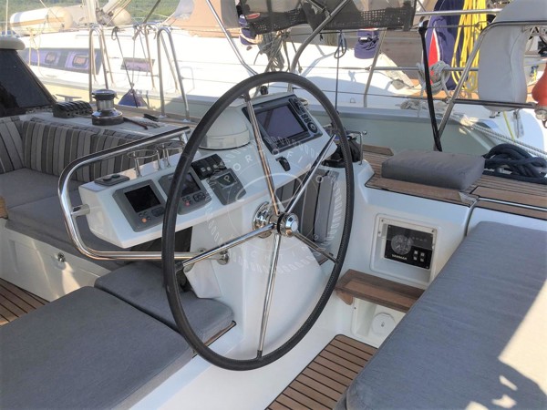 2011 BENETEAU SENSE 50