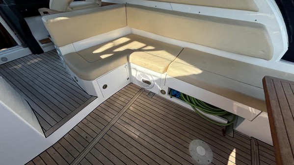 2011 FAIRLINE TARGA 44 