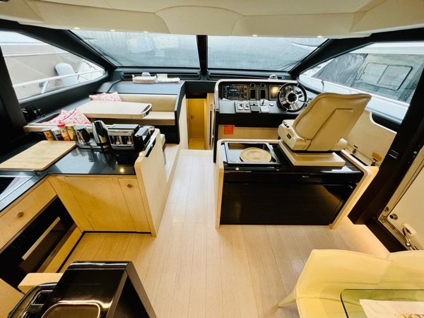 2017 AZIMUT 72 FLY