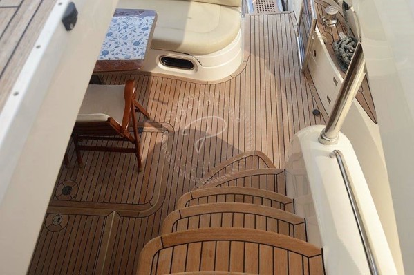 2007 PRINCESS 67