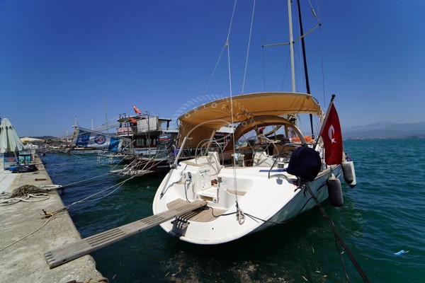 2004 BAVARIA 44