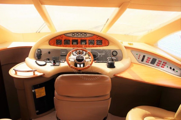 2004 AZIMUT 55 FLY