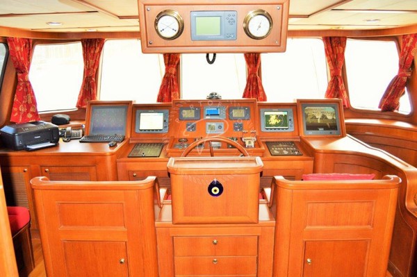 2008 TRAWLER 30M