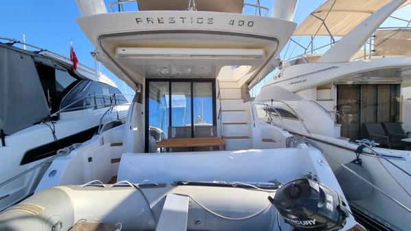 2011 PRESTIGE 400 FLY