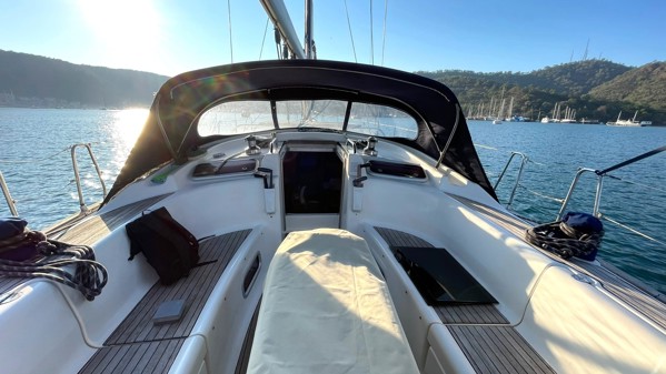 2005 BAVARIA 46 CRUISER 