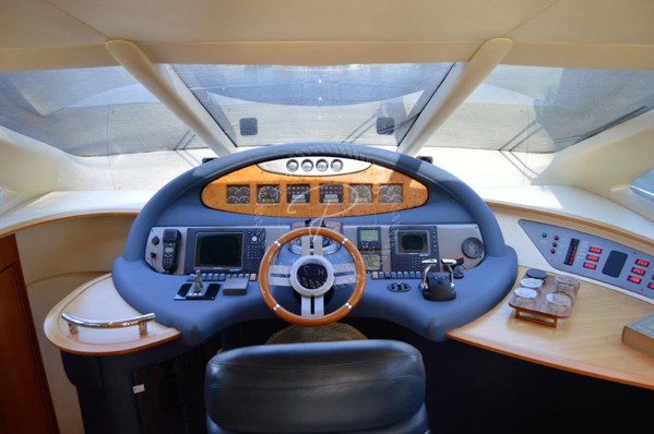 2006 AZIMUT 55 FLY