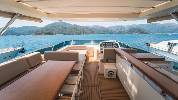 2013 AZIMUT 84 FLYBRIDGE