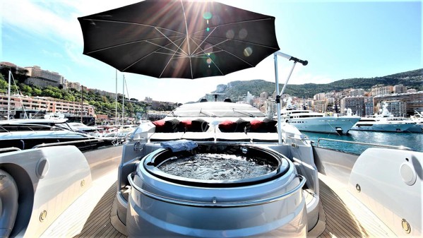 2009 SUNSEEKER PREDATOR 108