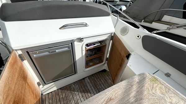 2013 BENETEAU FLYER 850 SUN DECK