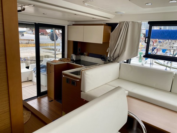 2021 BENETEAU SWIFT TRAWLER 41- DOCKMATE 