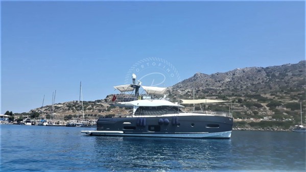 2015 AZIMUT MAGELLANO 53