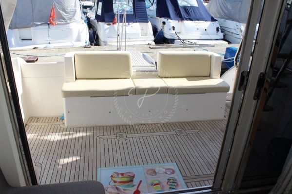 2011 AZIMUT 38