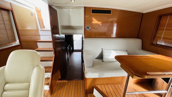 2011 BENETEAU SWIFT TRAWLER 52