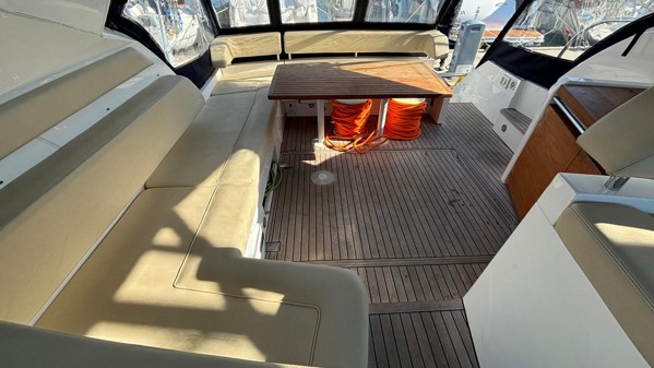 2011 FAIRLINE TARGA 44 