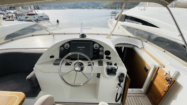 2011 BENETEAU SWIFT TRAWLER 52