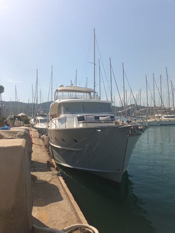 2011 BENETEAU SWIFT TRAWLER 52