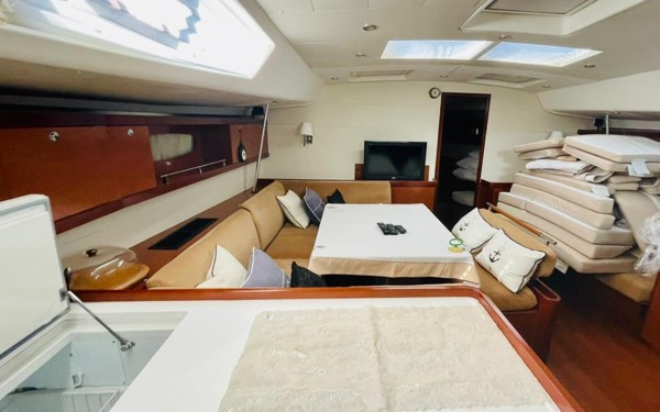 2010 BENETEAU OCEANIS 54