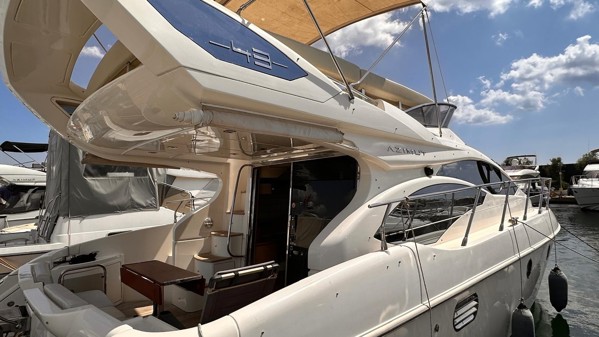 2009 AZIMUT 43 FLY