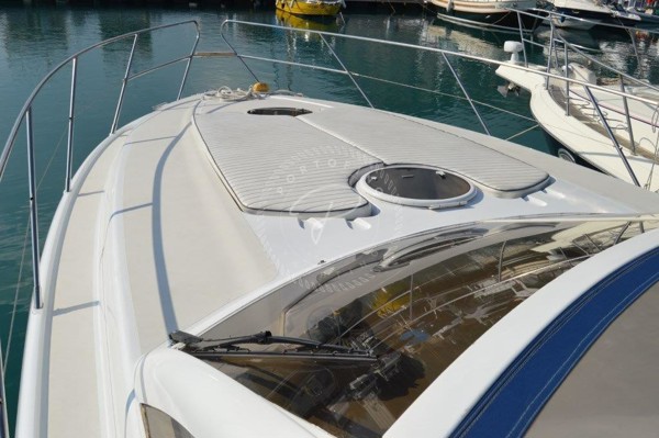 1997 PRINCESS V40