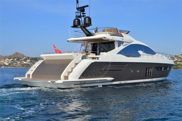 2017 AZIMUT 77S