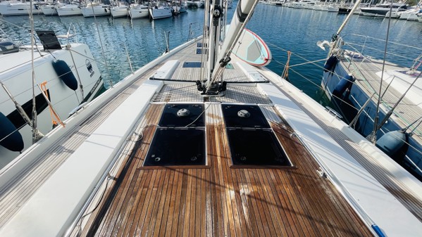 2021 HANSE 548