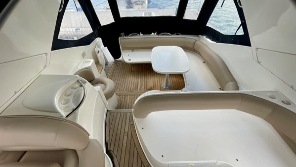 2005 FAIRLINE TARGA 34