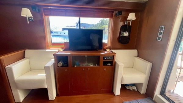 2011 BENETEAU SWIFT TRAWLER 52