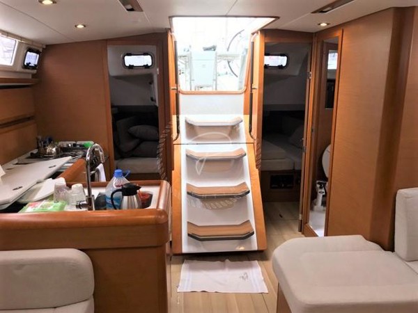 2016 JEANNEAU SUN ODYSSEY 469