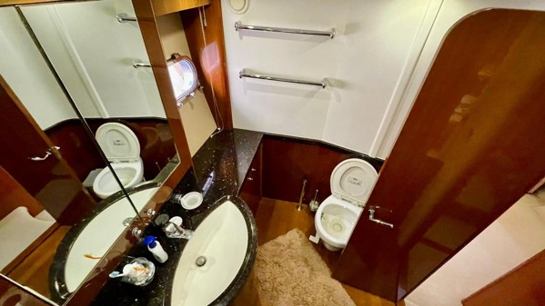 2007 PRINCESS 67 