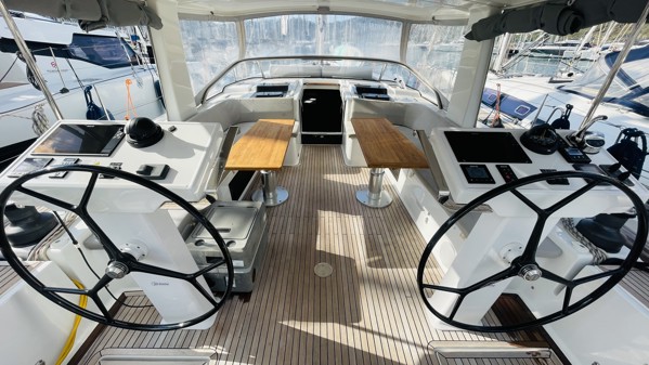 2021 HANSE 548