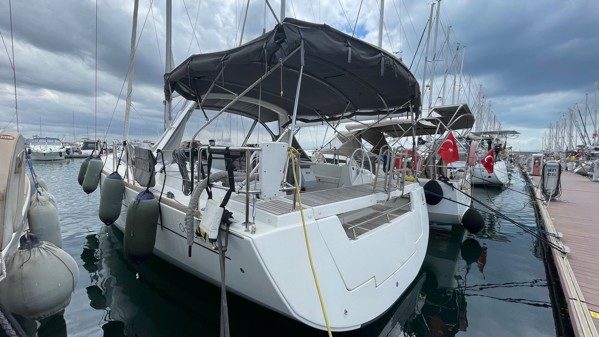 2018 BENETEAU OCEANIS 45