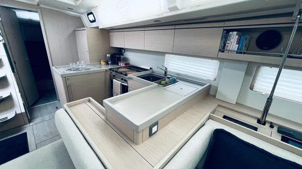 2023 BENETEAU OCEANIS 51.1