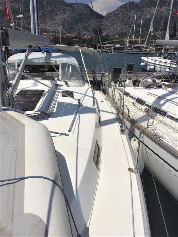 2011 BAVARIA 45 CRUISER