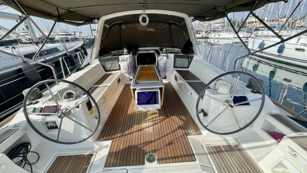 2015 BENETEAU OCEANIS 45