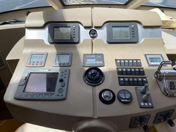 2008 NUMARINE 55 FLY